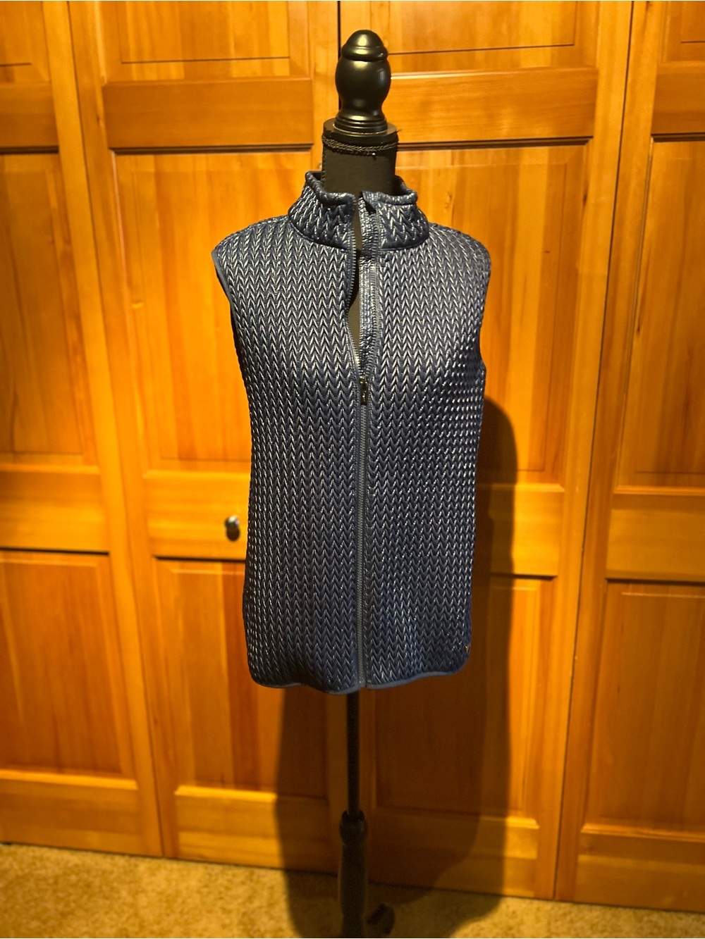 DKNY Quilted Sleeveless Zip-Front Vest - Navy